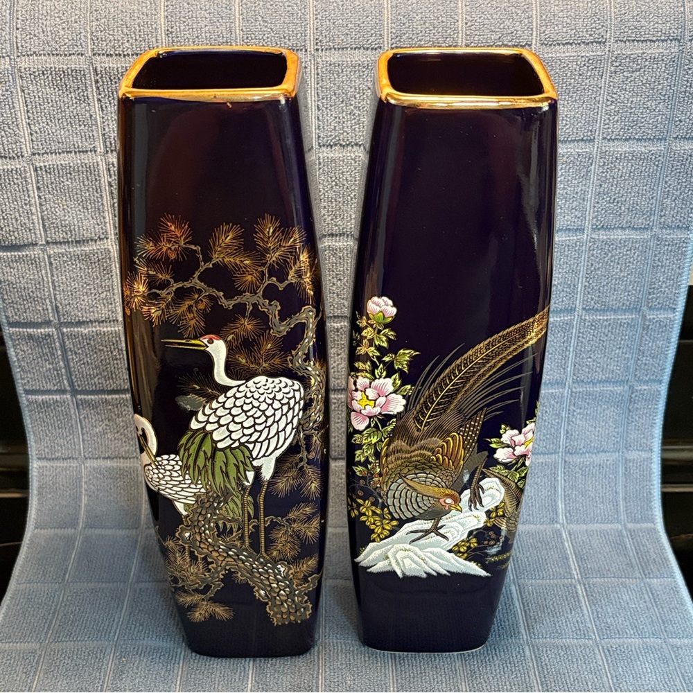 Pair of Artistic Black and Gold Vase with Bird Motif. Vintage. 11.5” high
